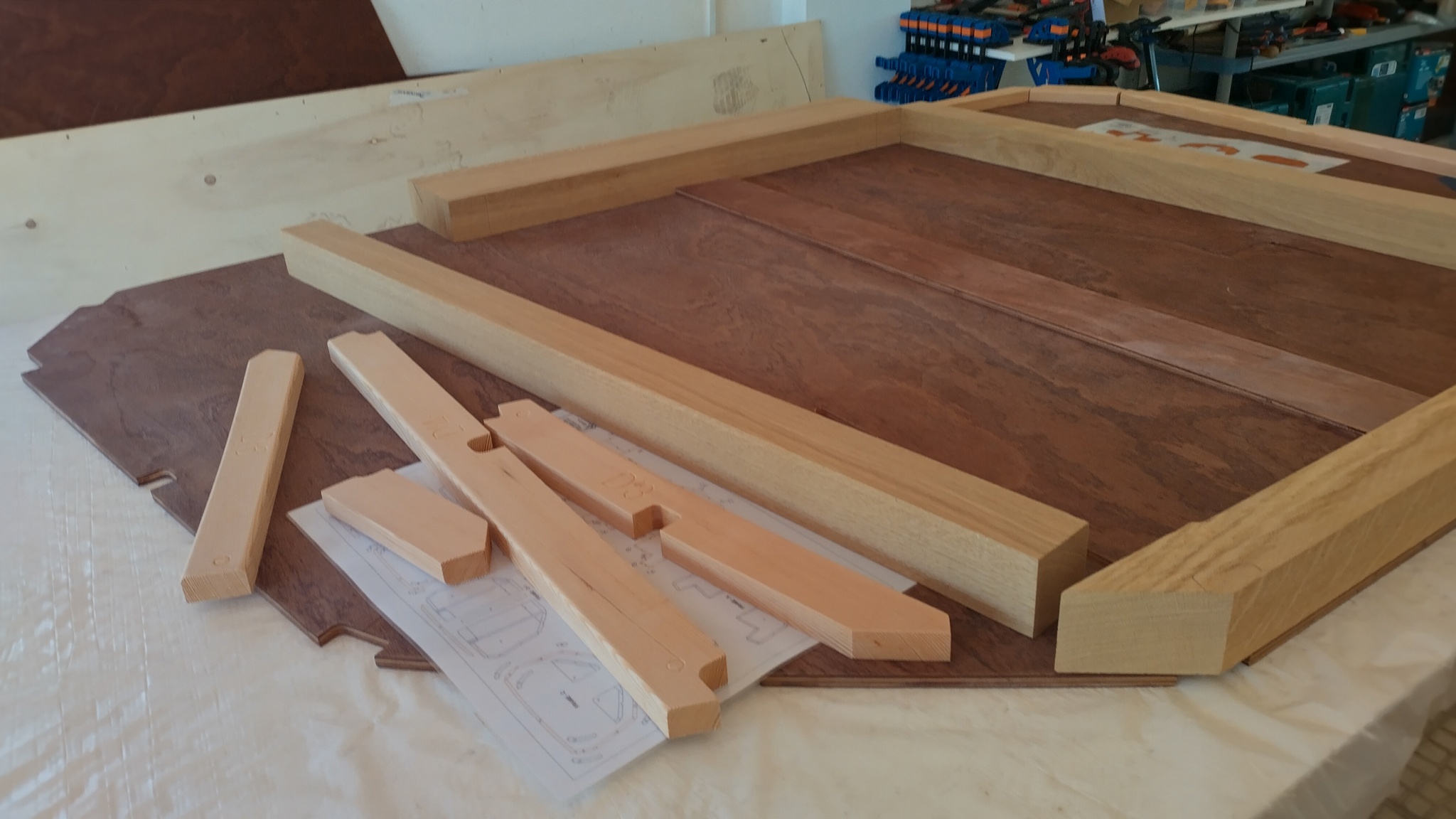 La membrure D1 en cours de construction