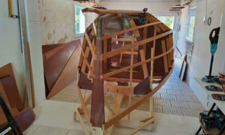 Comme une baleine échouée dans notre ex-petit garage !